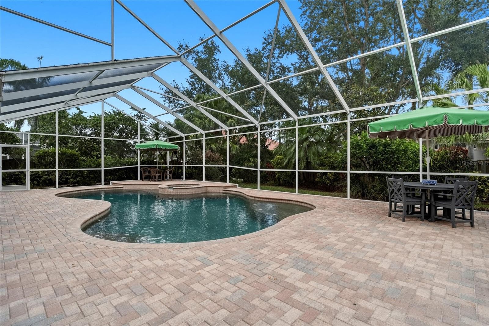 Single Family Residence at 1246 DARLINGTON OAK CIR NE, ST PETERSBURG, photo 56 of 79
