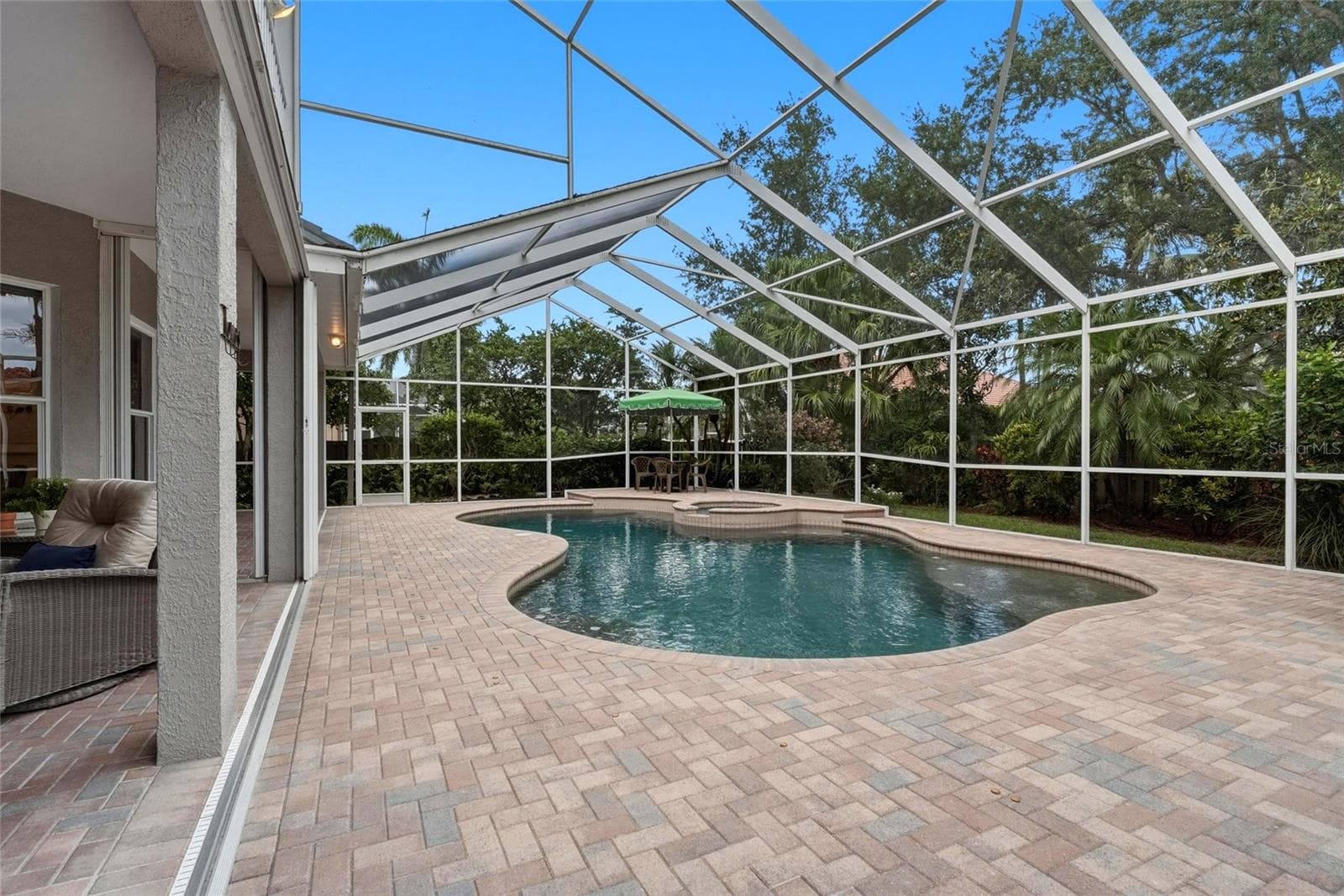 Single Family Residence at 1246 DARLINGTON OAK CIR NE, ST PETERSBURG, photo 57 of 79