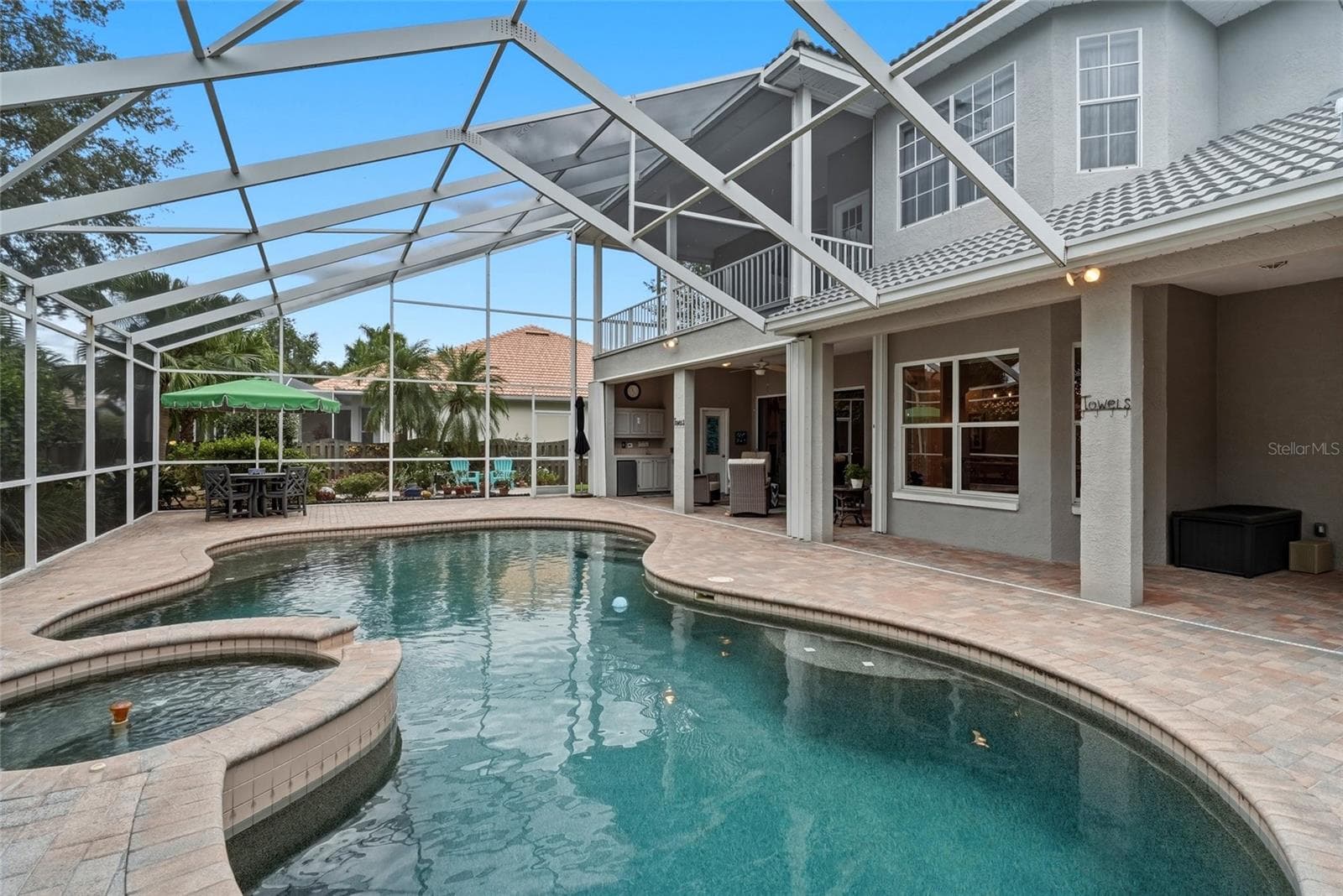 Single Family Residence at 1246 DARLINGTON OAK CIR NE, ST PETERSBURG, photo 59 of 79