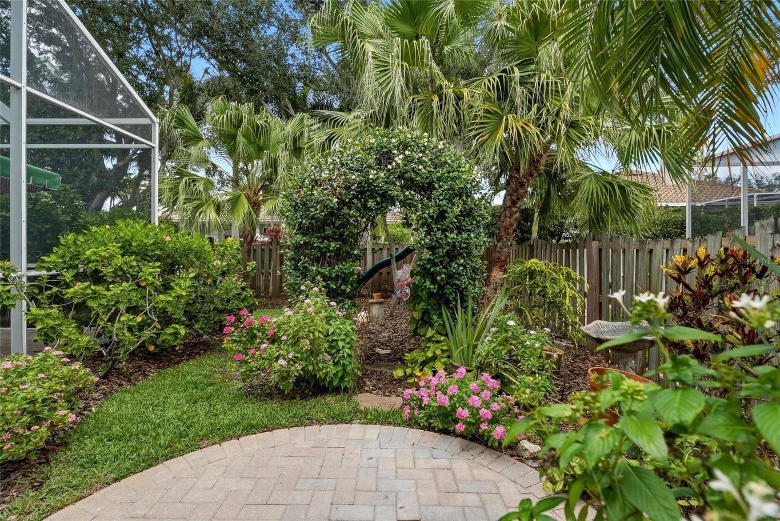 Single Family Residence at 1246 DARLINGTON OAK CIR NE, ST PETERSBURG, photo 68 of 79
