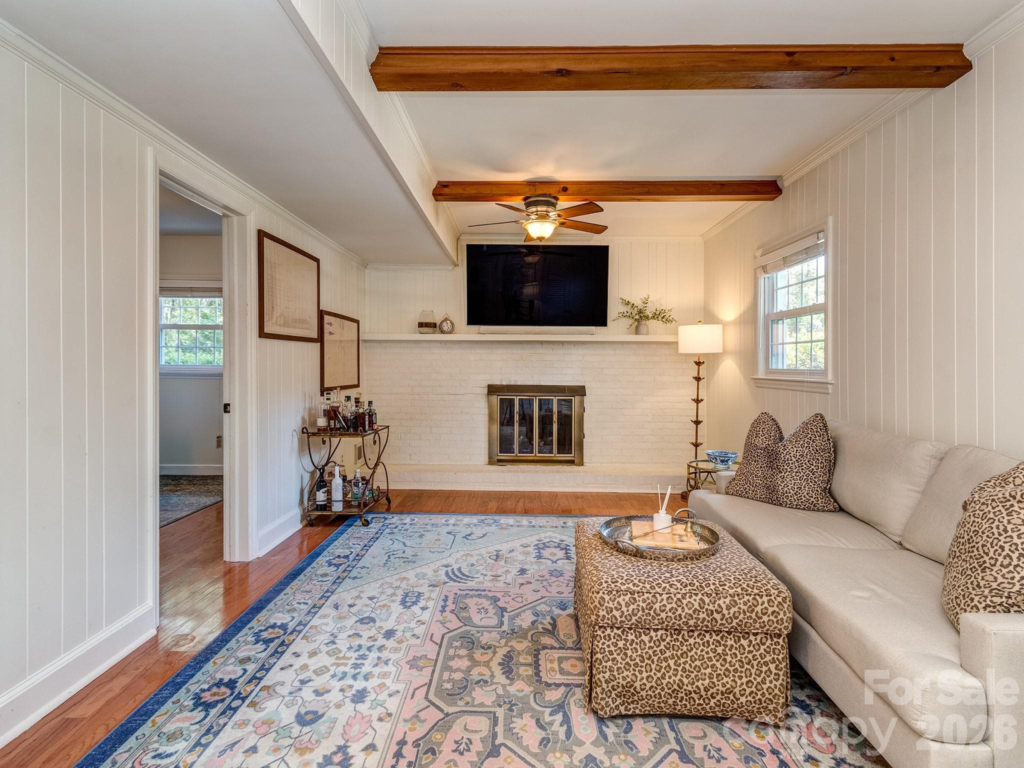 Family room with fireplace - Charlotte