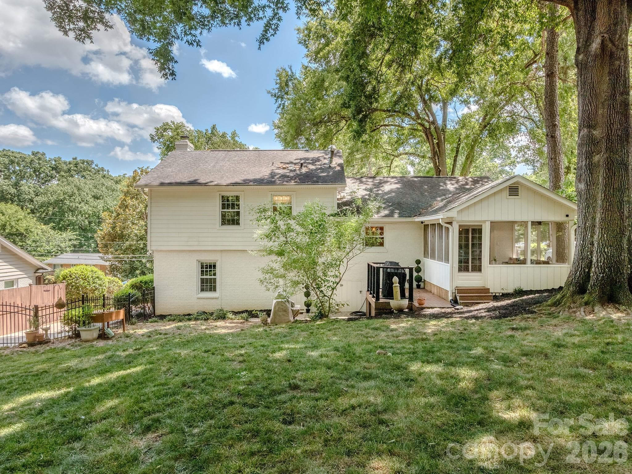 Large private lot - Charlotte