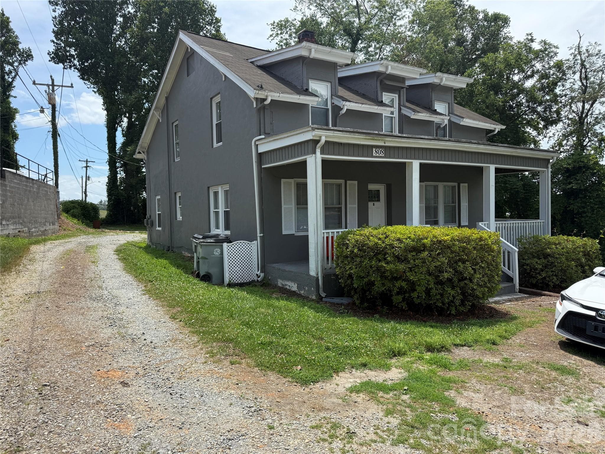 left side of duplex w/ driveway - Lenoir