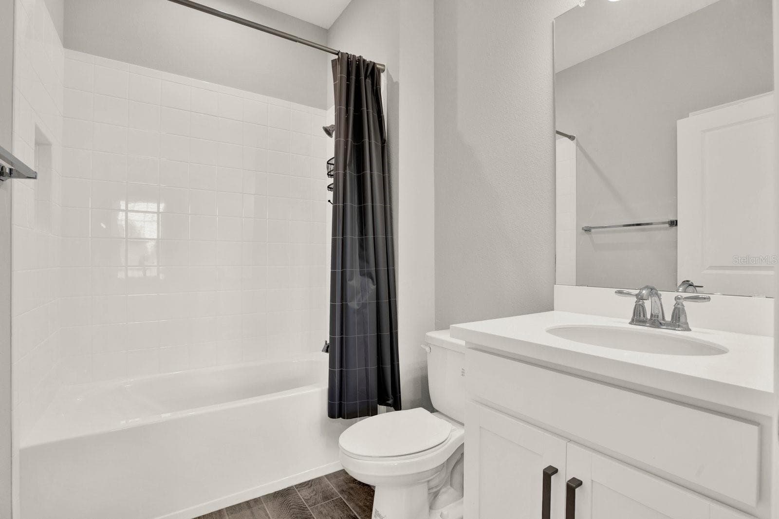 First-floor ensuite/full bathroom - 13729 RANGELAND BLVD, ODESSA