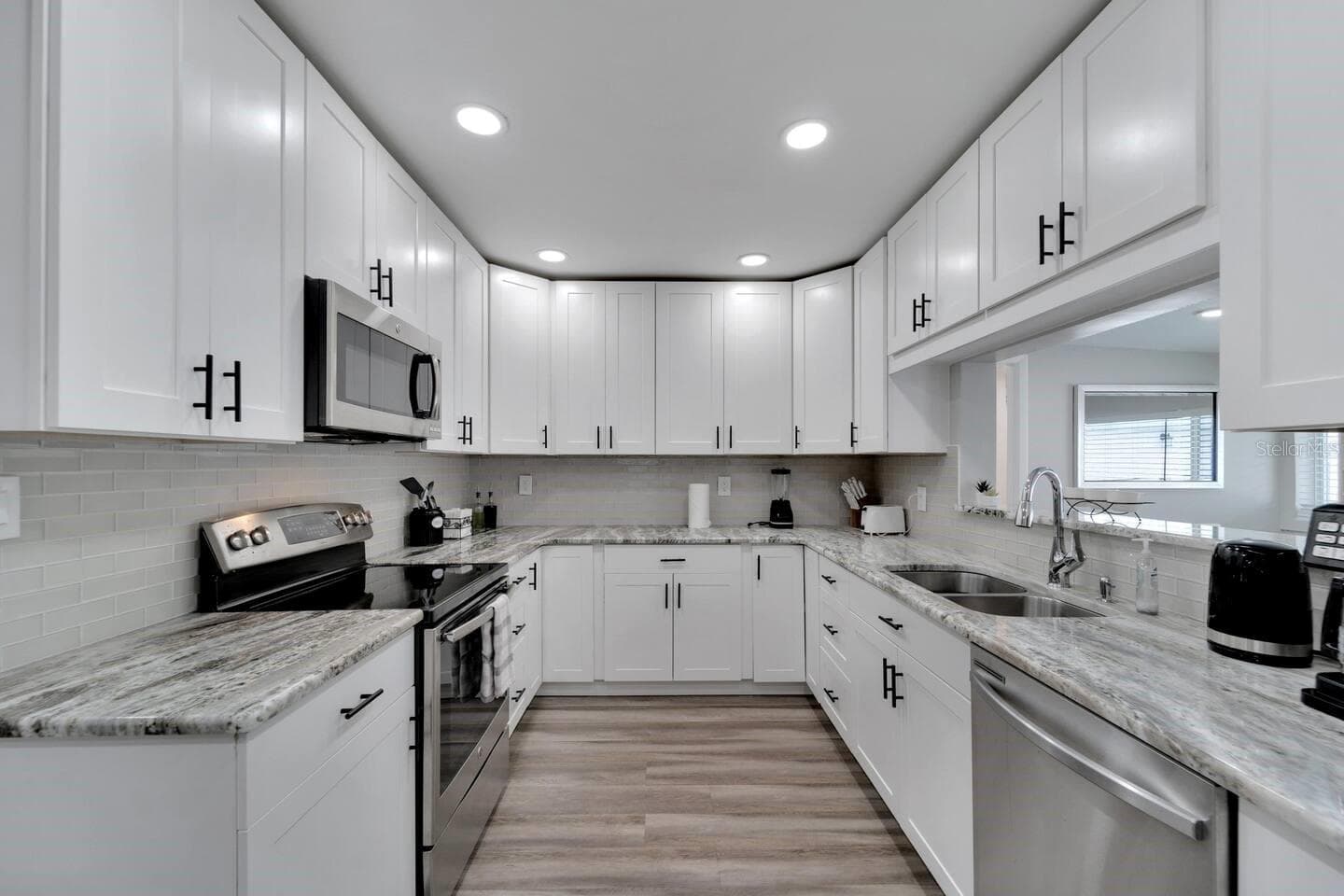 Single Family Residence at 2219 16TH ST N, ST PETERSBURG, photo 12 of 30