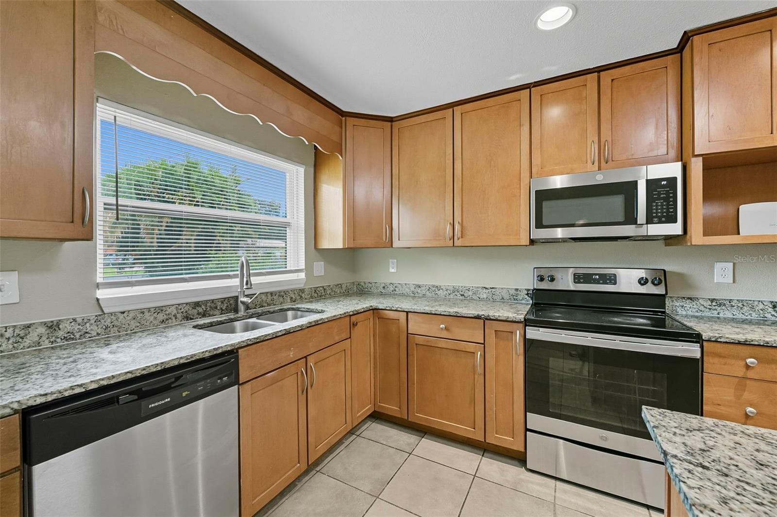 Single Family Residence at 28042 LOIS DR, TAVARES, photo 13 of 46
