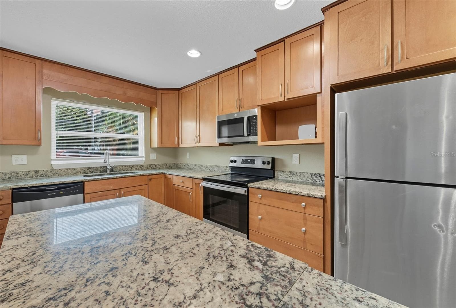 Single Family Residence at 28042 LOIS DR, TAVARES, photo 15 of 46