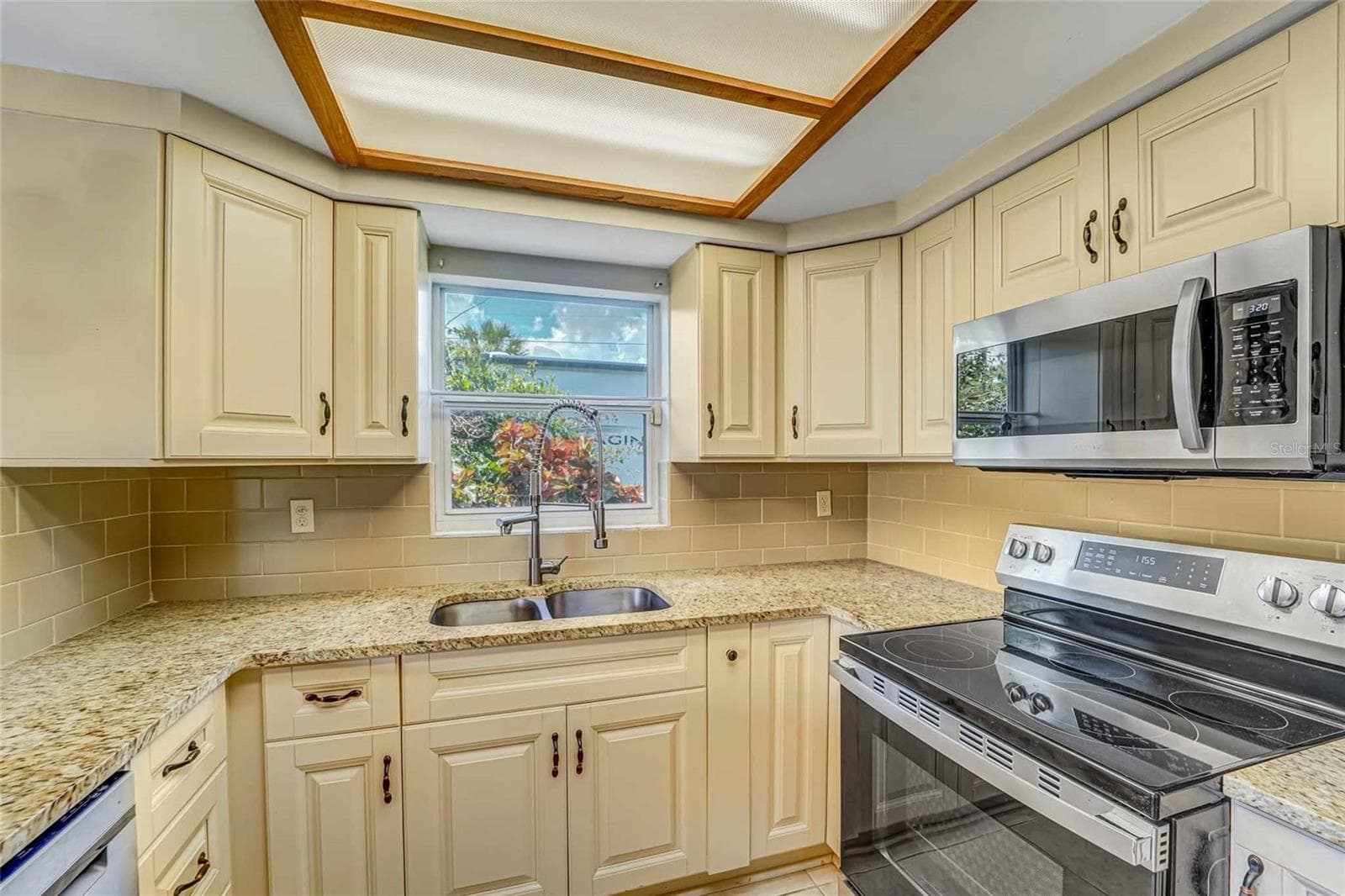 Single Family Residence at 8542 BETTY ST, PORT RICHEY, photo 13 of 33