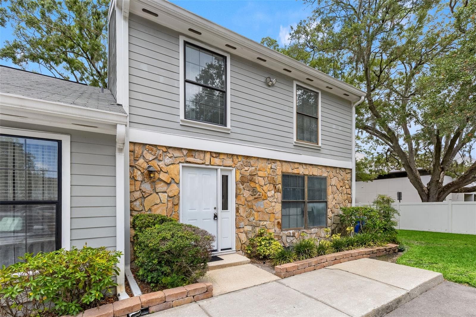 Townhouse at 14809 WINDING CREEK CT, TAMPA, photo 28 of 39