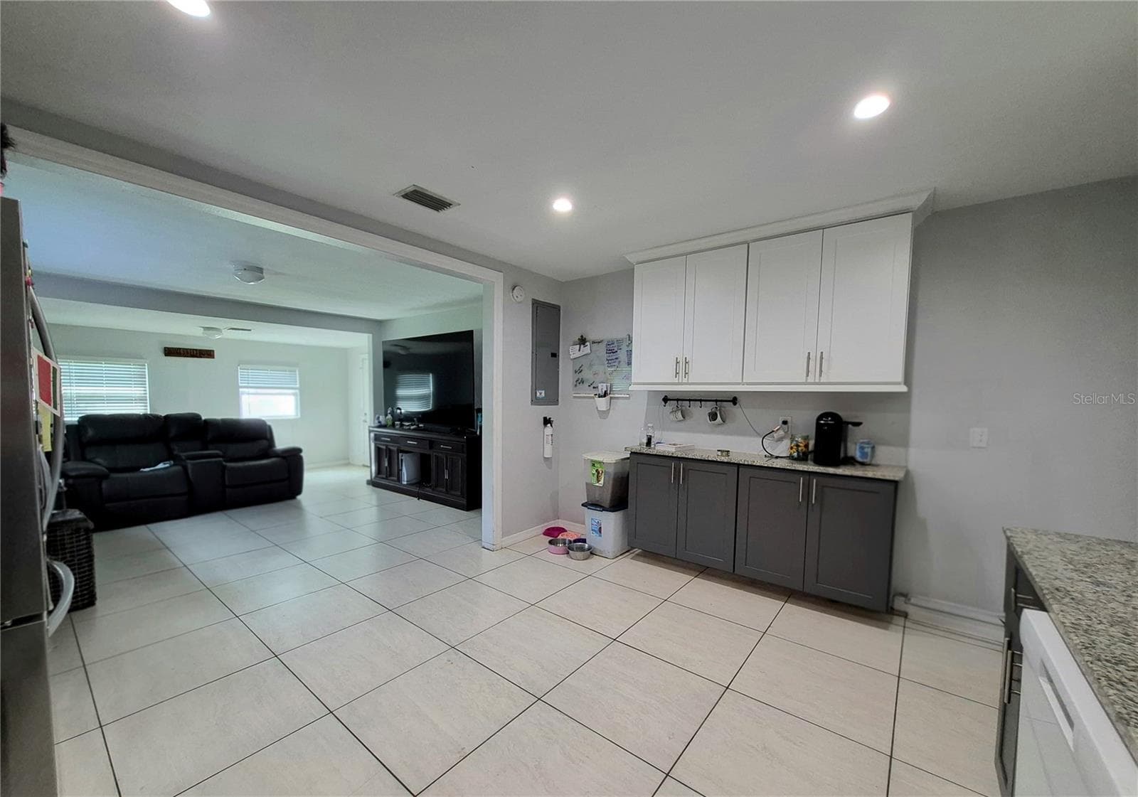 Single Family Residence at 709 E 119TH AVE, TAMPA, photo 6 of 23