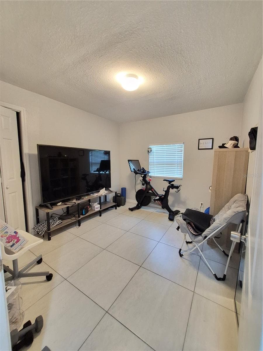 Single Family Residence at 709 E 119TH AVE, TAMPA, photo 8 of 23
