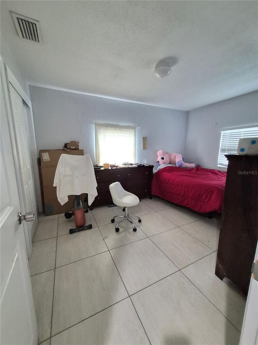 Single Family Residence at 709 E 119TH AVE, TAMPA, photo 10 of 23