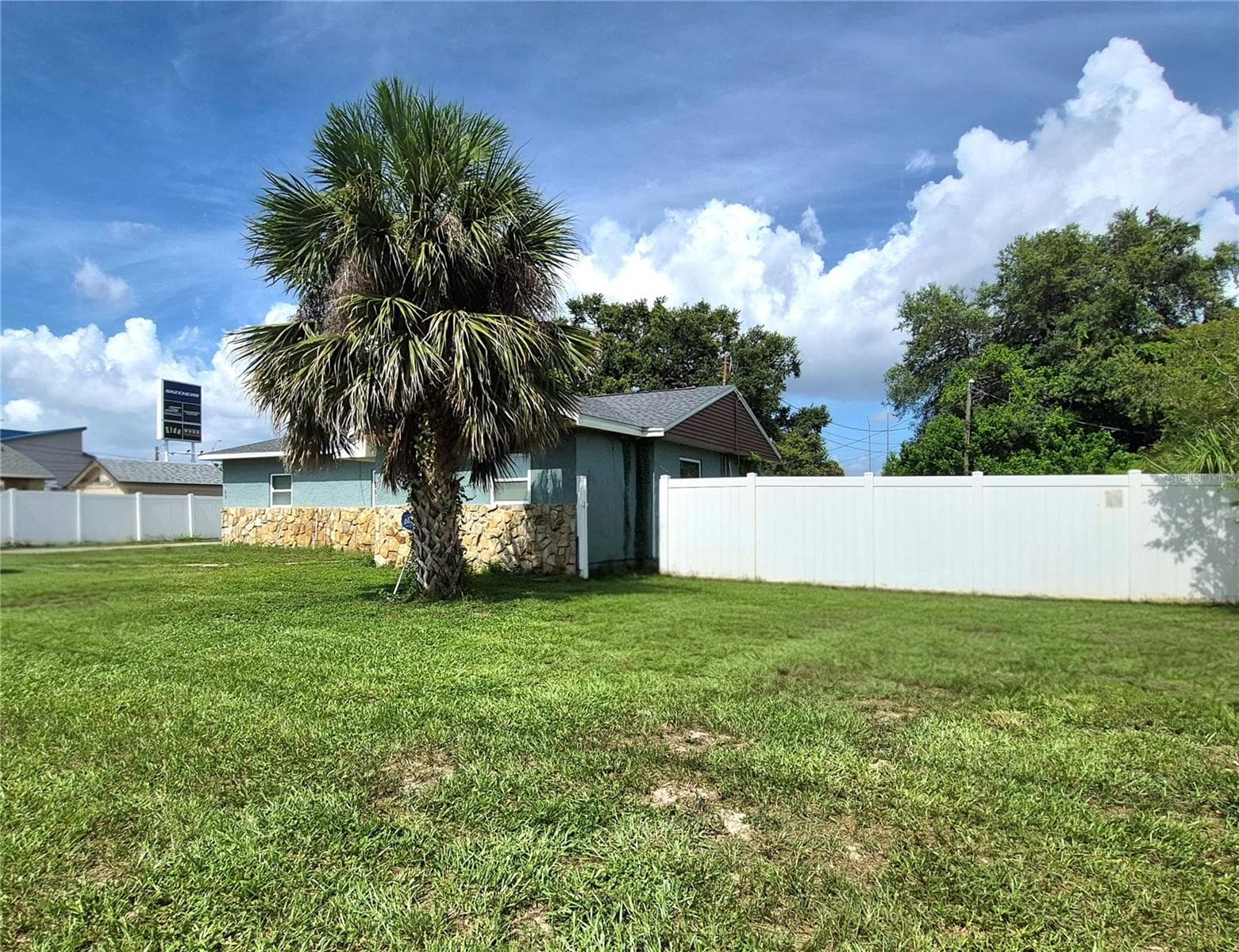 Single Family Residence at 709 E 119TH AVE, TAMPA, photo 14 of 23