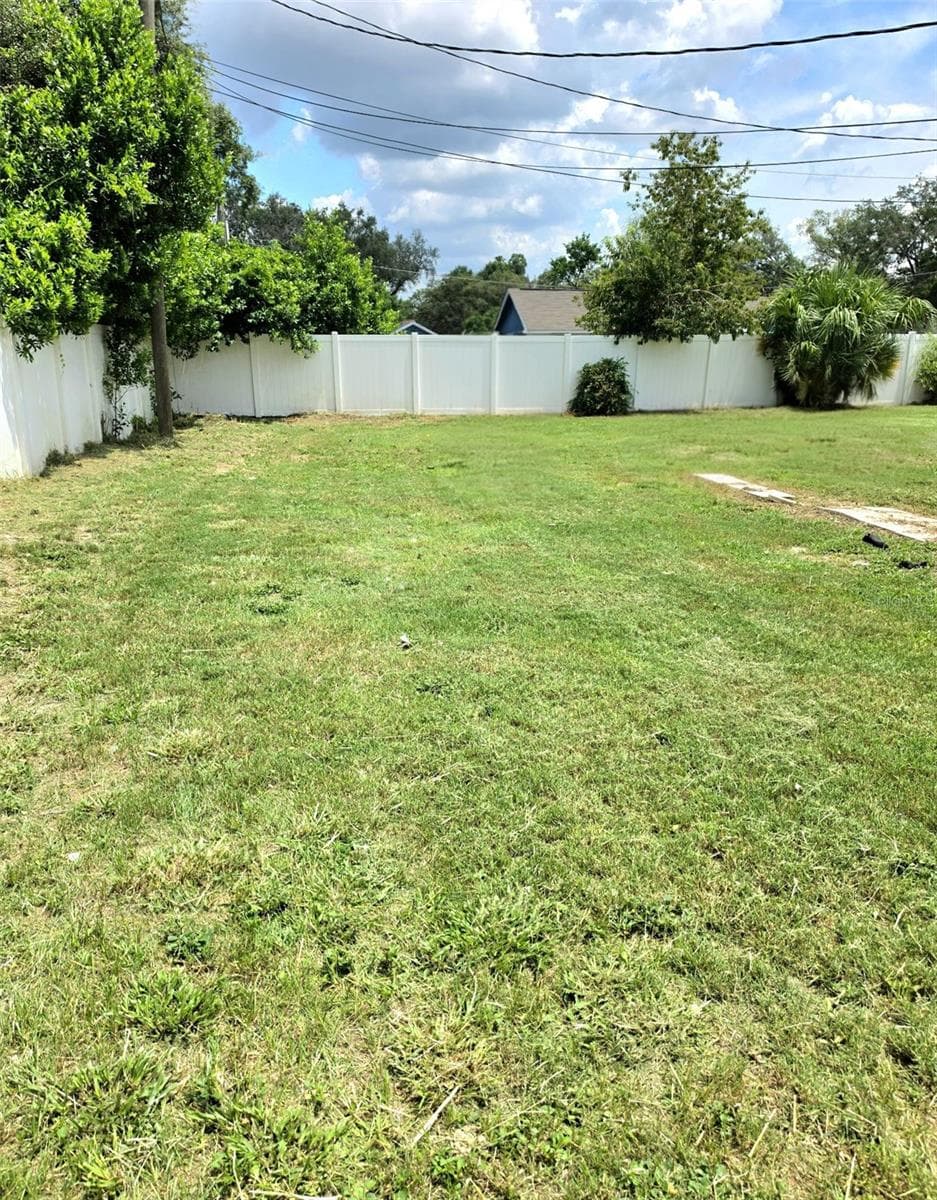 Single Family Residence at 709 E 119TH AVE, TAMPA, photo 18 of 23