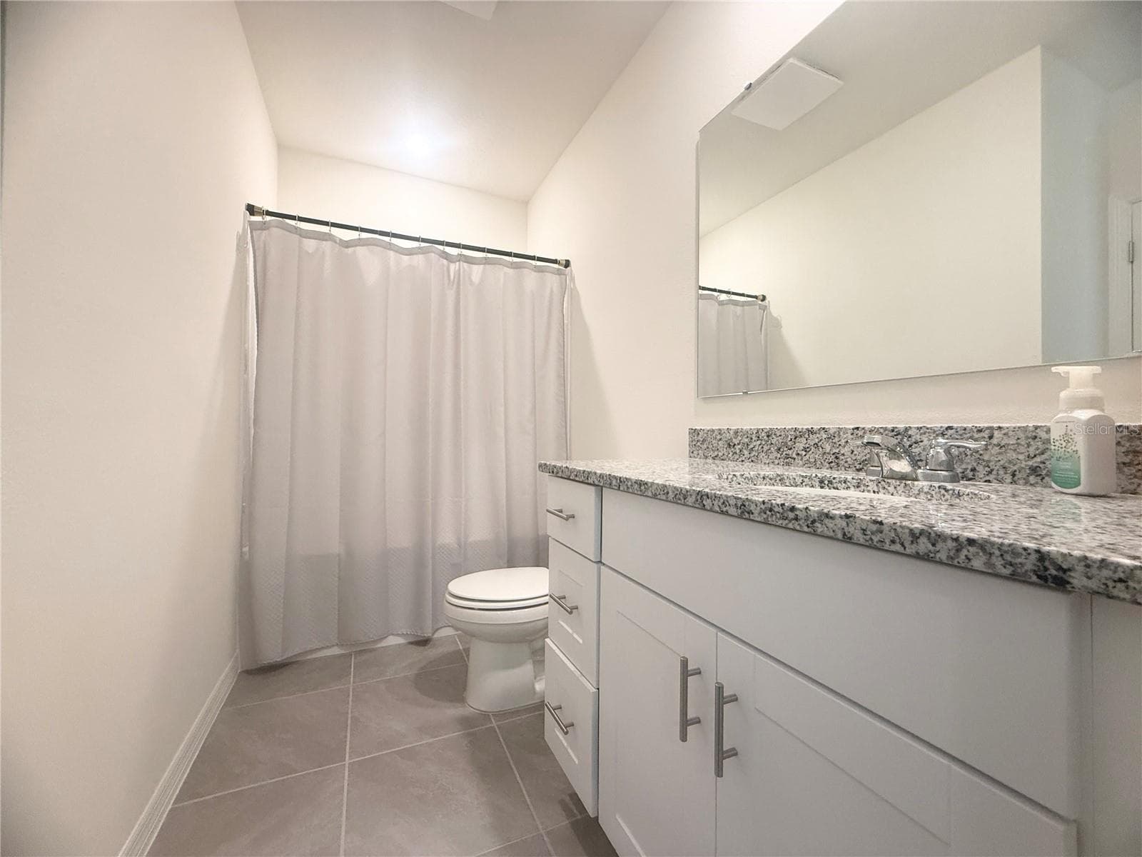 Jack and Jill bathroom - 1503 ISLETA LOOP, KISSIMMEE