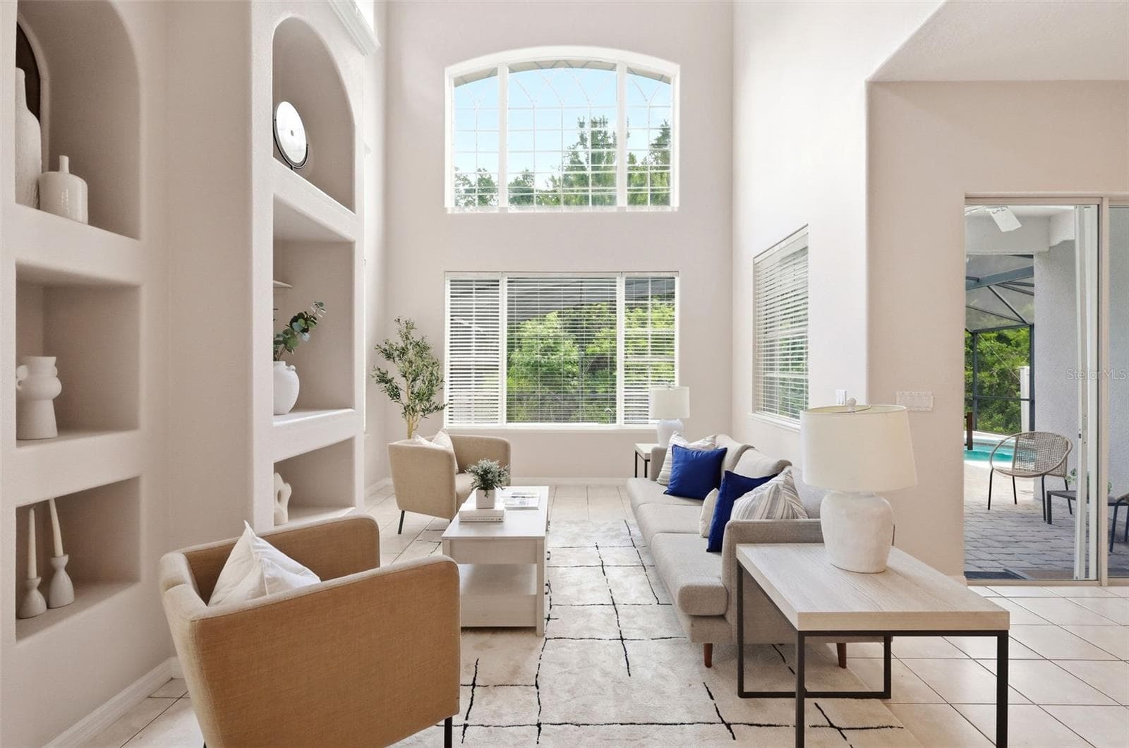 24-foot ceilings - 2555 SAND ARBOR CIR, ORLANDO
