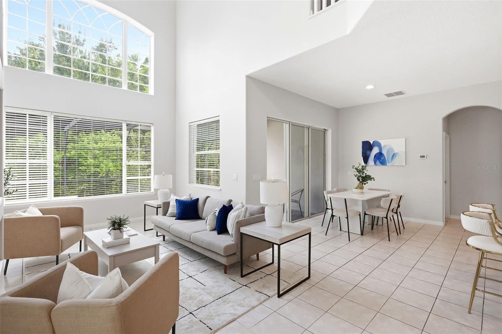 Grand 24-foot ceilings - 2555 SAND ARBOR CIR, ORLANDO