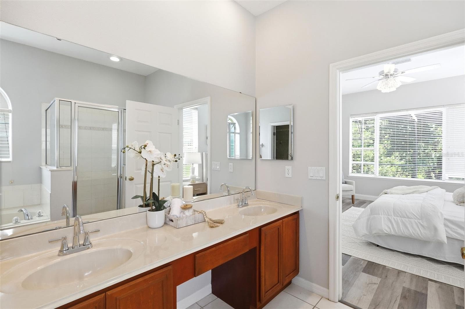 Primary En-suit bath - 2555 SAND ARBOR CIR, ORLANDO