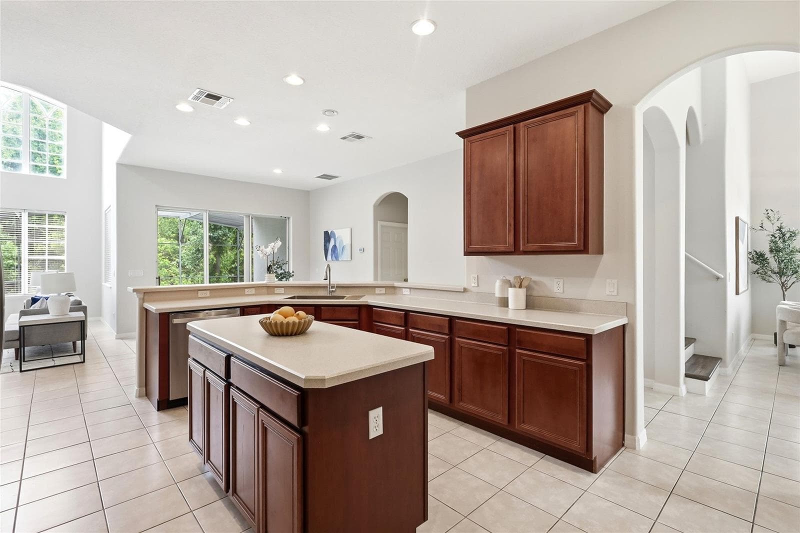 Large center island - 2555 SAND ARBOR CIR, ORLANDO