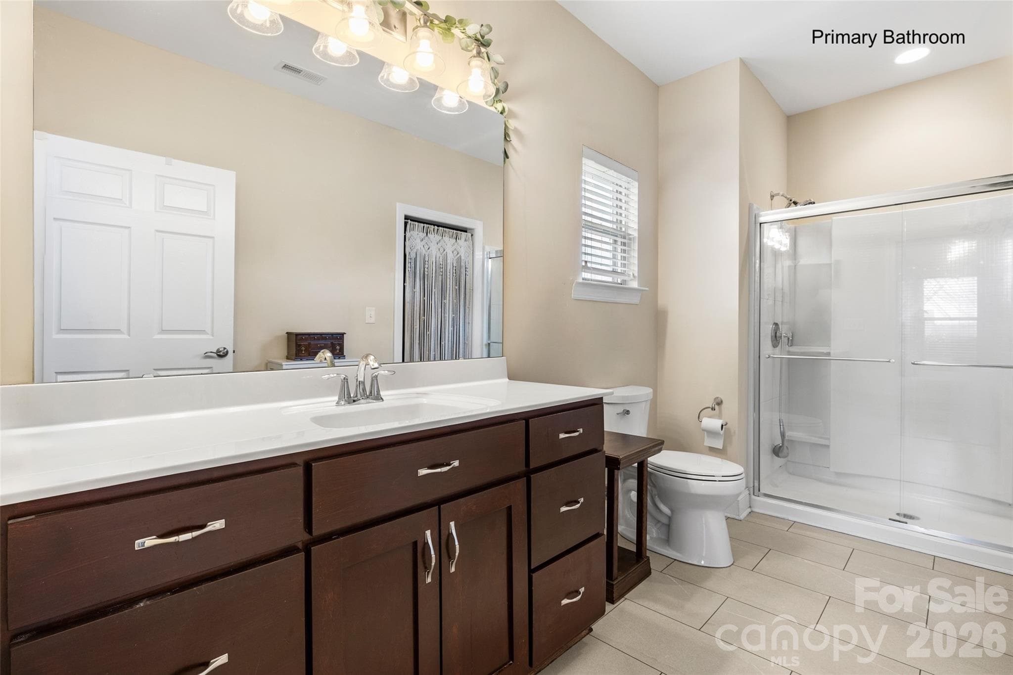Single Family Residence at 11261 Island View Lane, Lancaster, photo 14 of 46