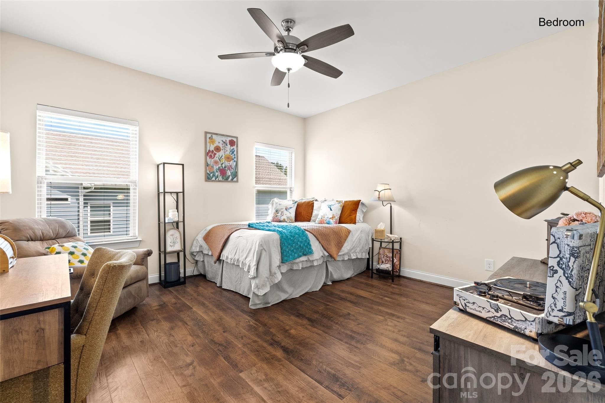 Single Family Residence at 11261 Island View Lane, Lancaster, photo 16 of 46