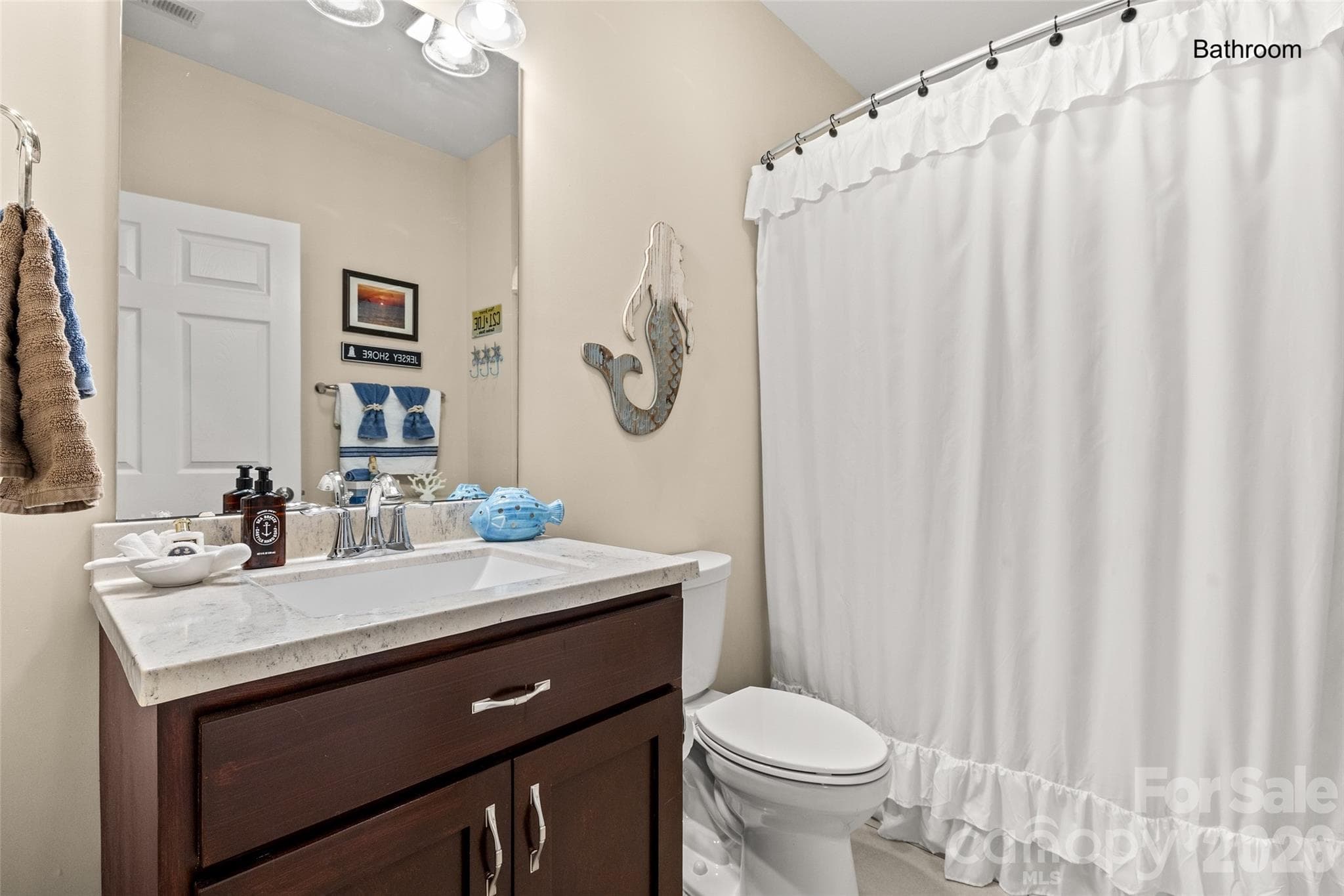 Single Family Residence at 11261 Island View Lane, Lancaster, photo 17 of 46