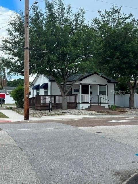 1202 N ARMENIA AVE