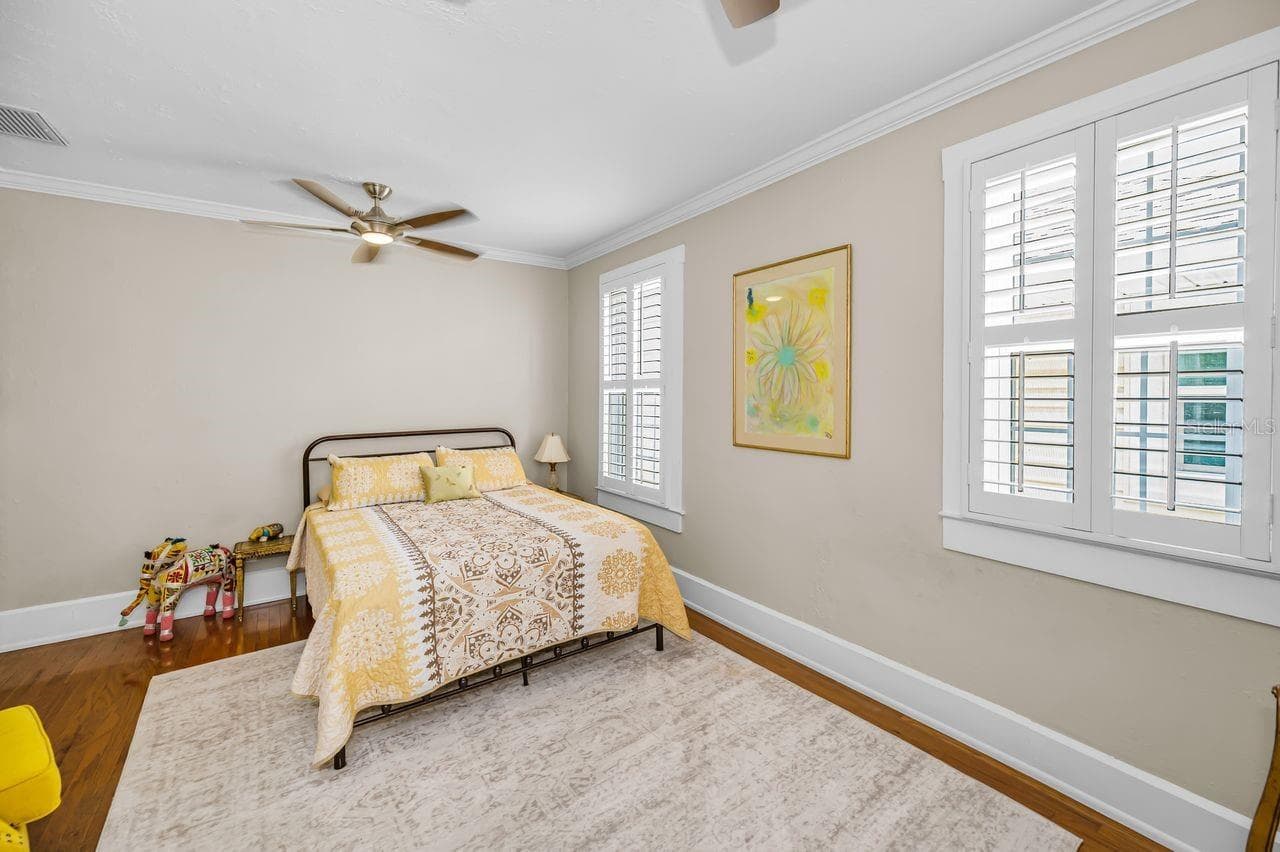 Primary in suite bedroom #2. - 732 NE OAK ST, ST PETERSBURG