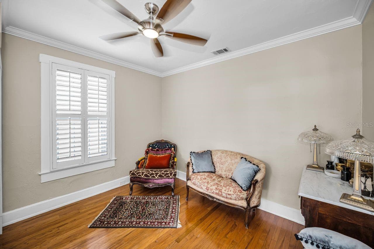 Bedroom #4. With access to the balcony. - 732 NE OAK ST, ST PETERSBURG