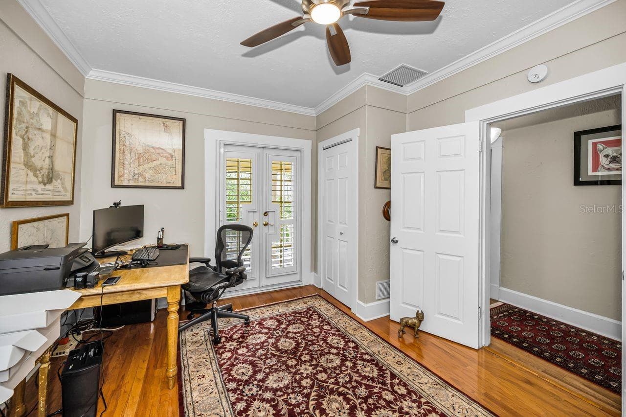 Office with private access to the balcony. - 732 NE OAK ST, ST PETERSBURG