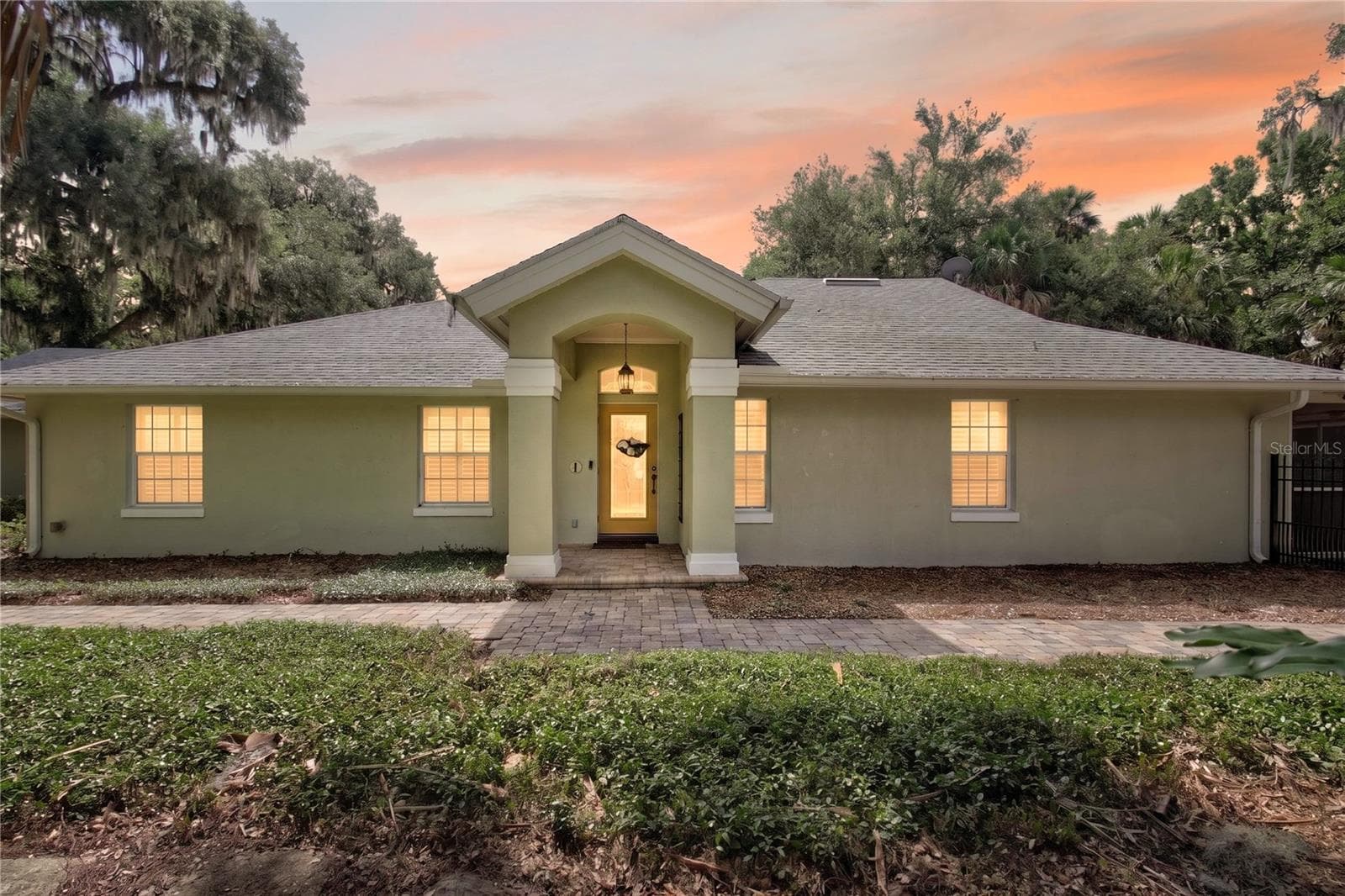 Single Family Residence at 16720 BEAUCLAIRE CT, TAVARES, photo 2 of 46