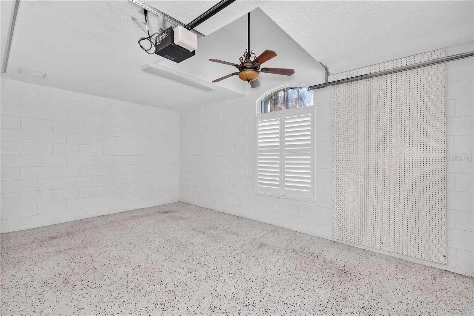 Single Family Residence at 16720 BEAUCLAIRE CT, TAVARES, photo 28 of 46