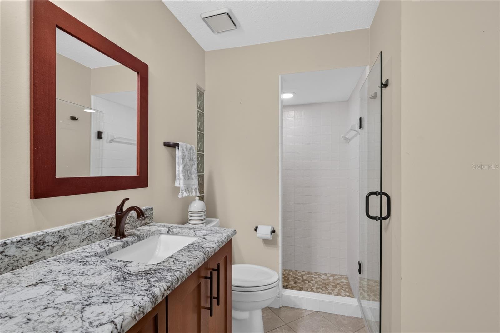 Single Family Residence at 16720 BEAUCLAIRE CT, TAVARES, photo 14 of 46