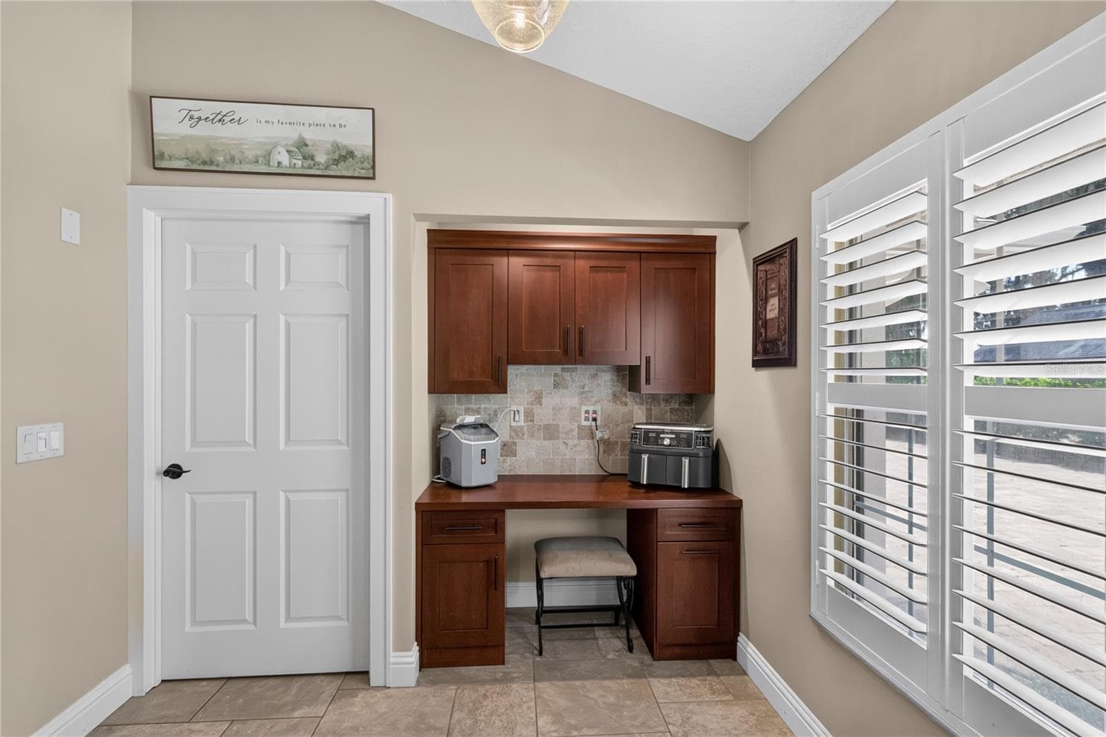 Single Family Residence at 16720 BEAUCLAIRE CT, TAVARES, photo 9 of 46
