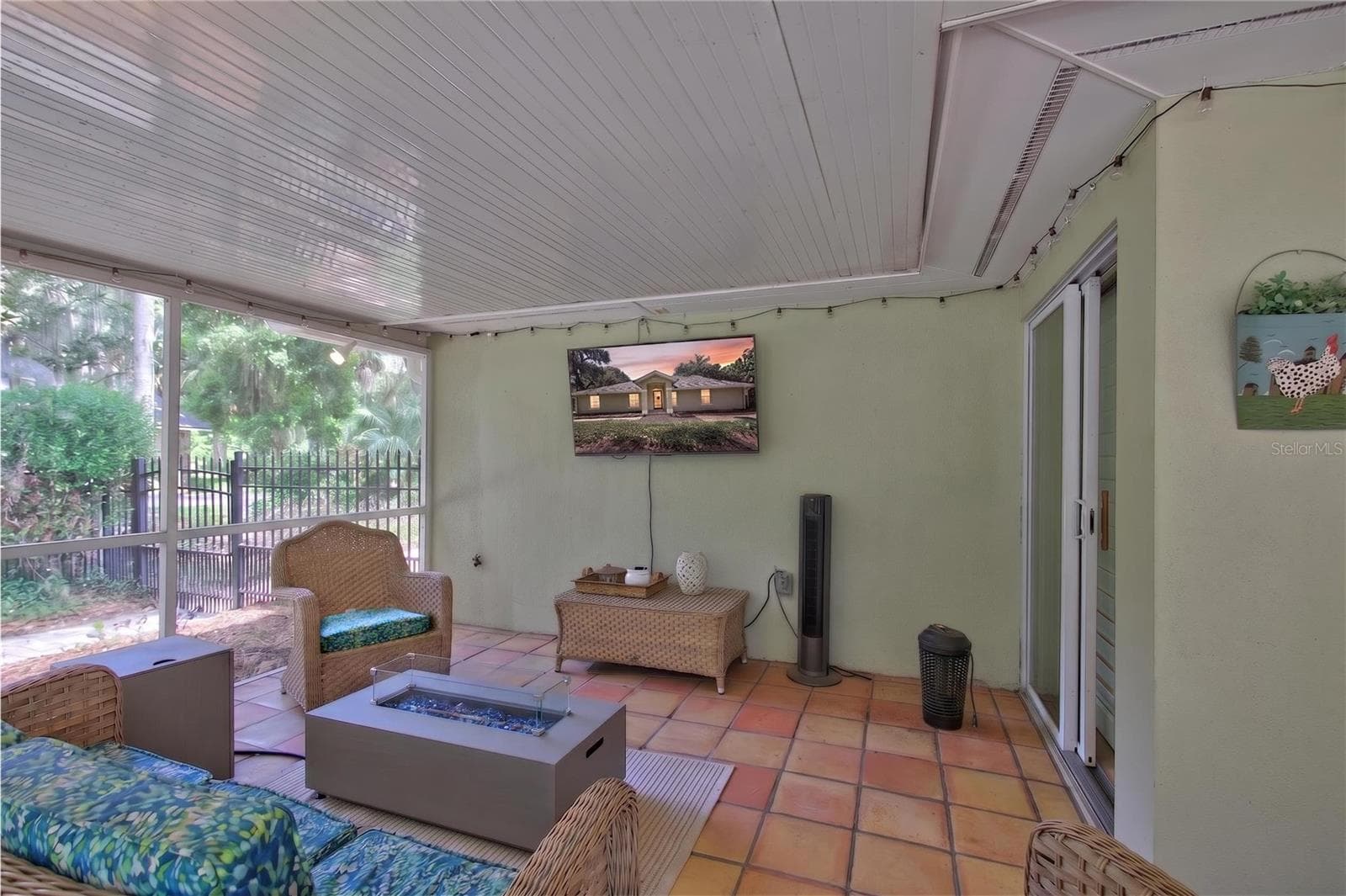 Single Family Residence at 16720 BEAUCLAIRE CT, TAVARES, photo 23 of 46