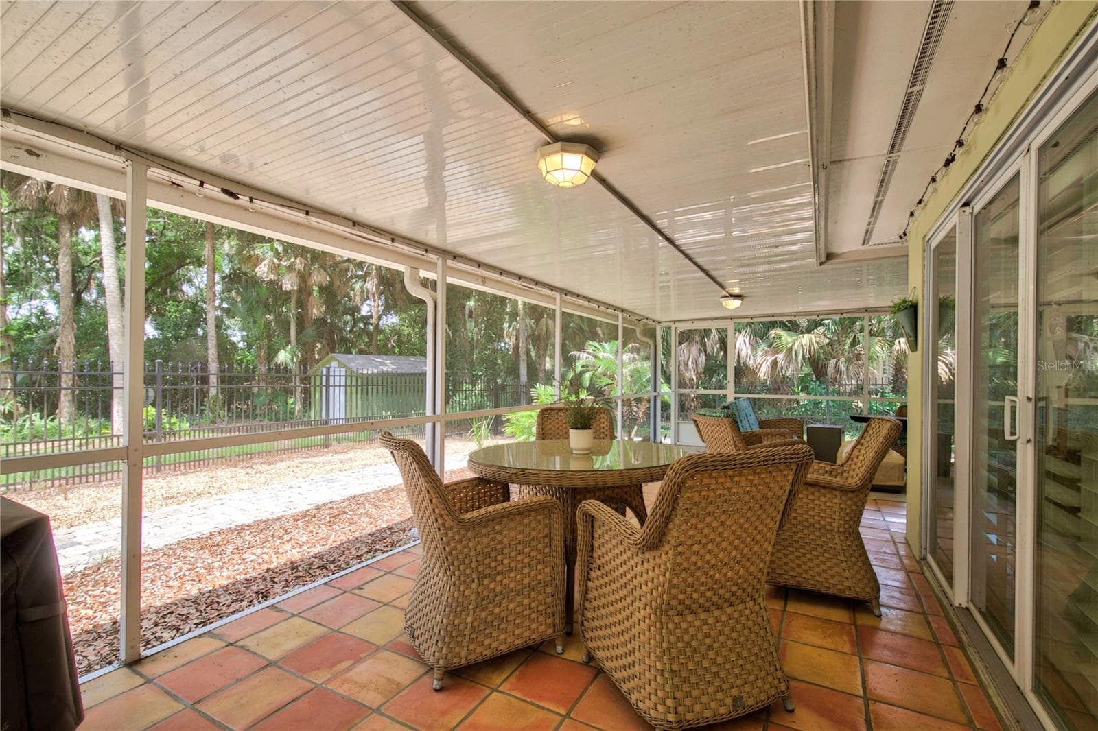 Single Family Residence at 16720 BEAUCLAIRE CT, TAVARES, photo 25 of 46