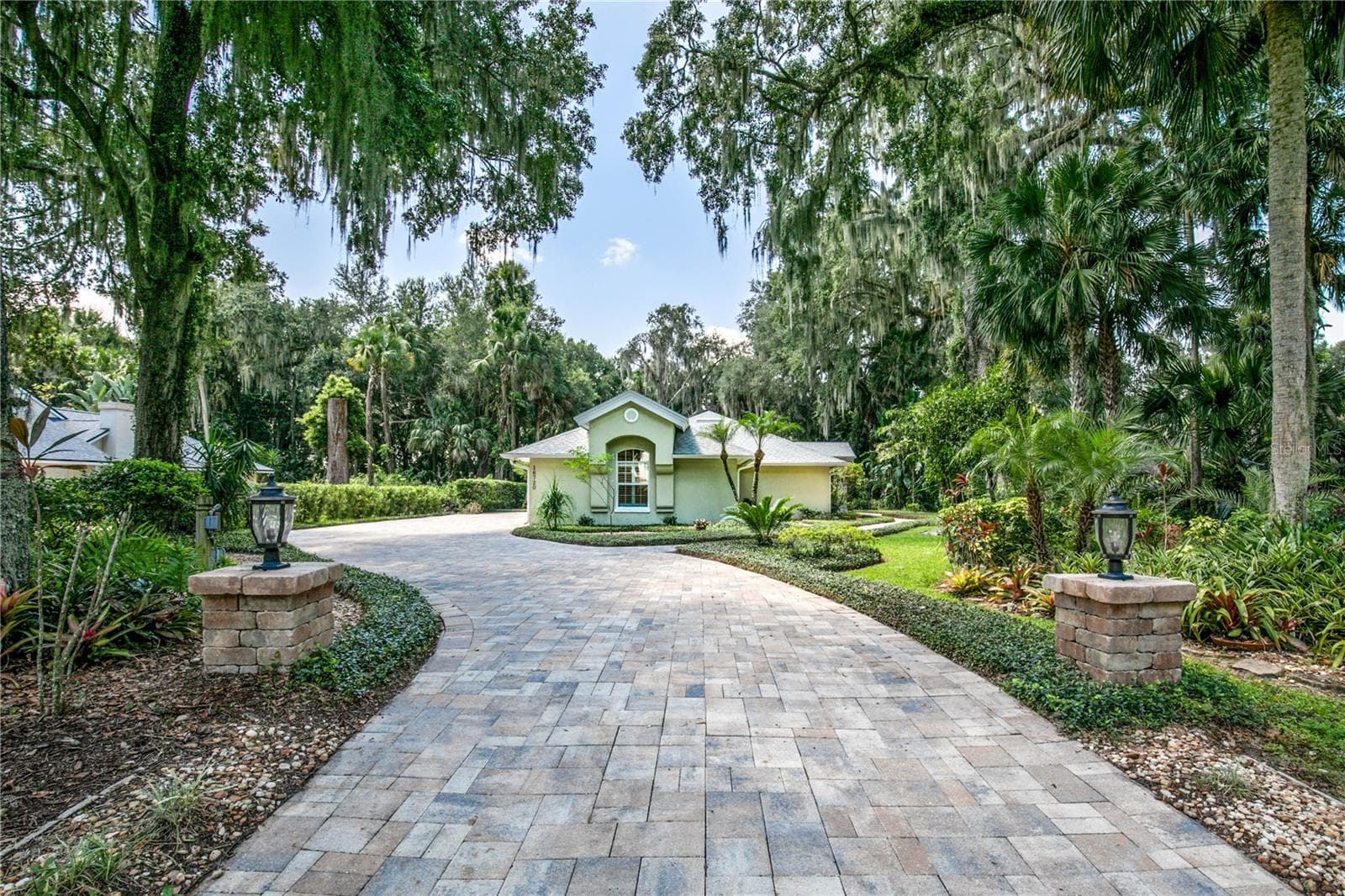 Single Family Residence at 16720 BEAUCLAIRE CT, TAVARES, photo 29 of 46