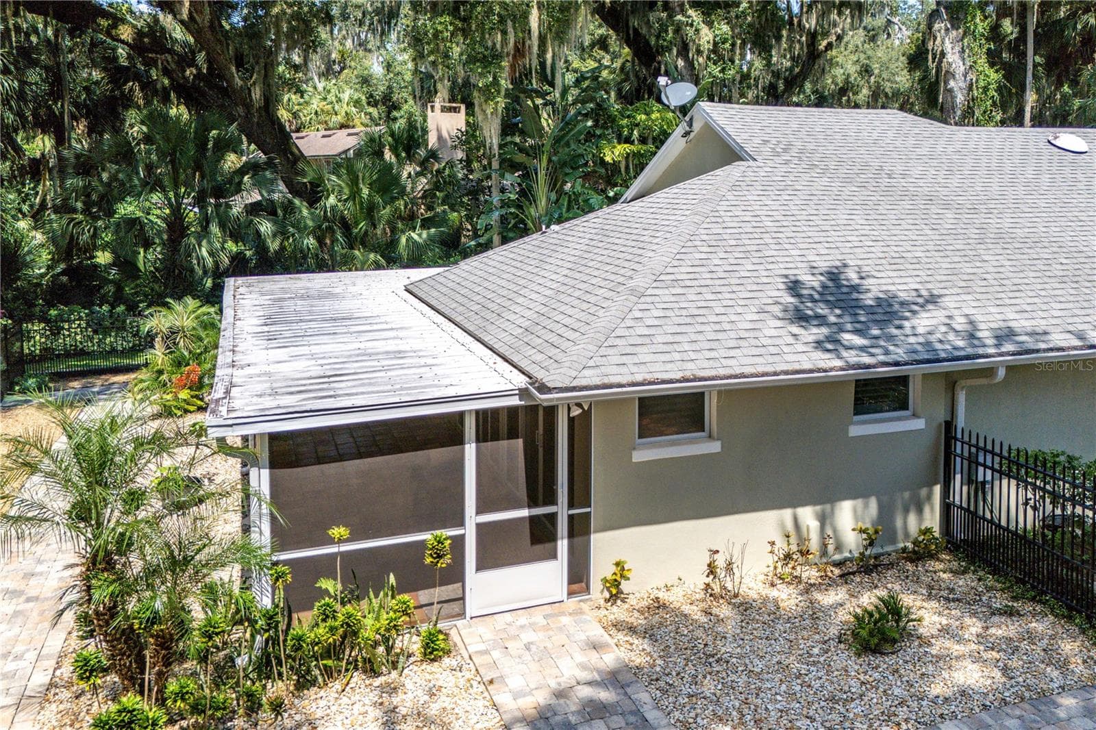 Single Family Residence at 16720 BEAUCLAIRE CT, TAVARES, photo 35 of 46
