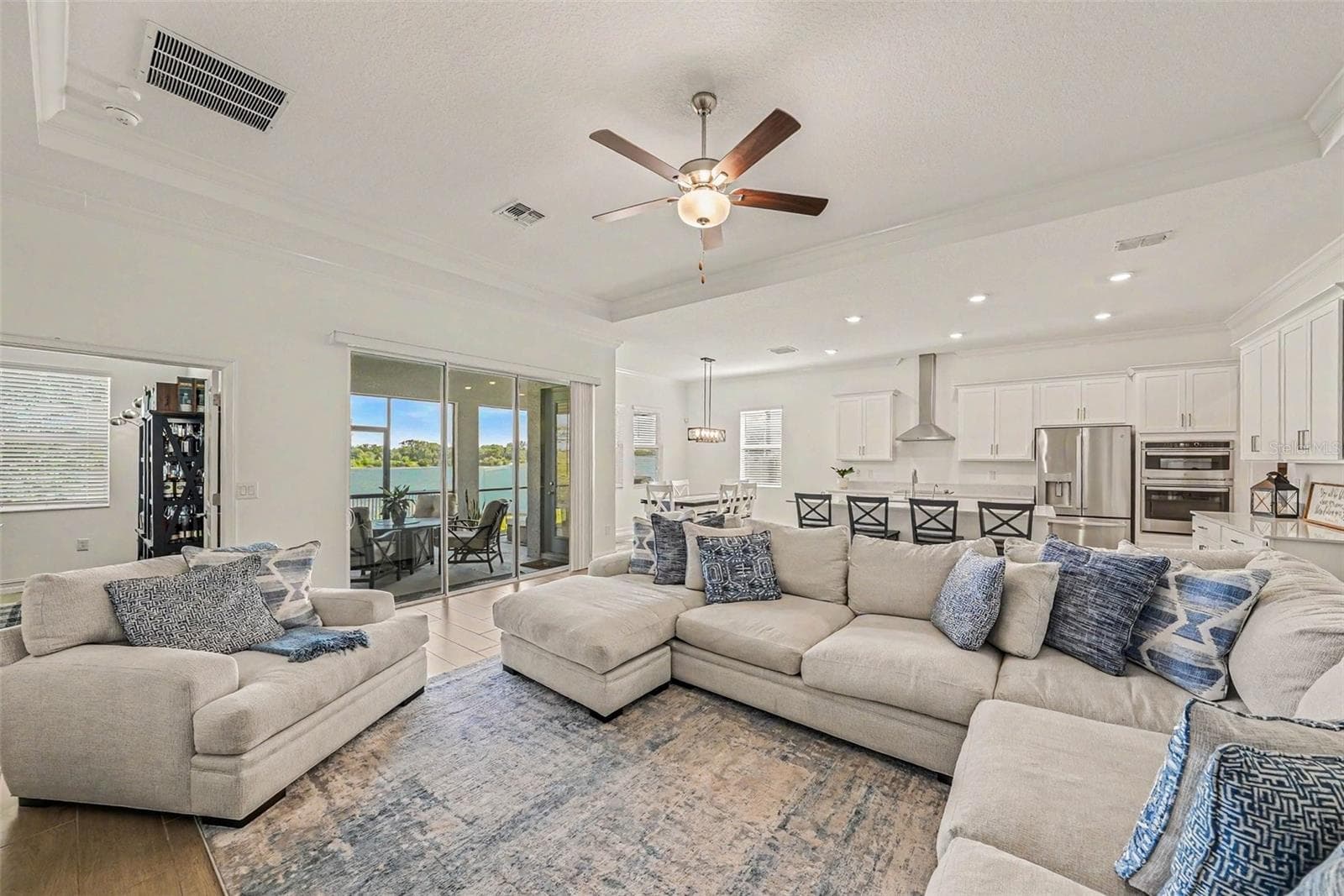 Open and elegant... - 12840 BERGSTROM BAY DR, RIVERVIEW