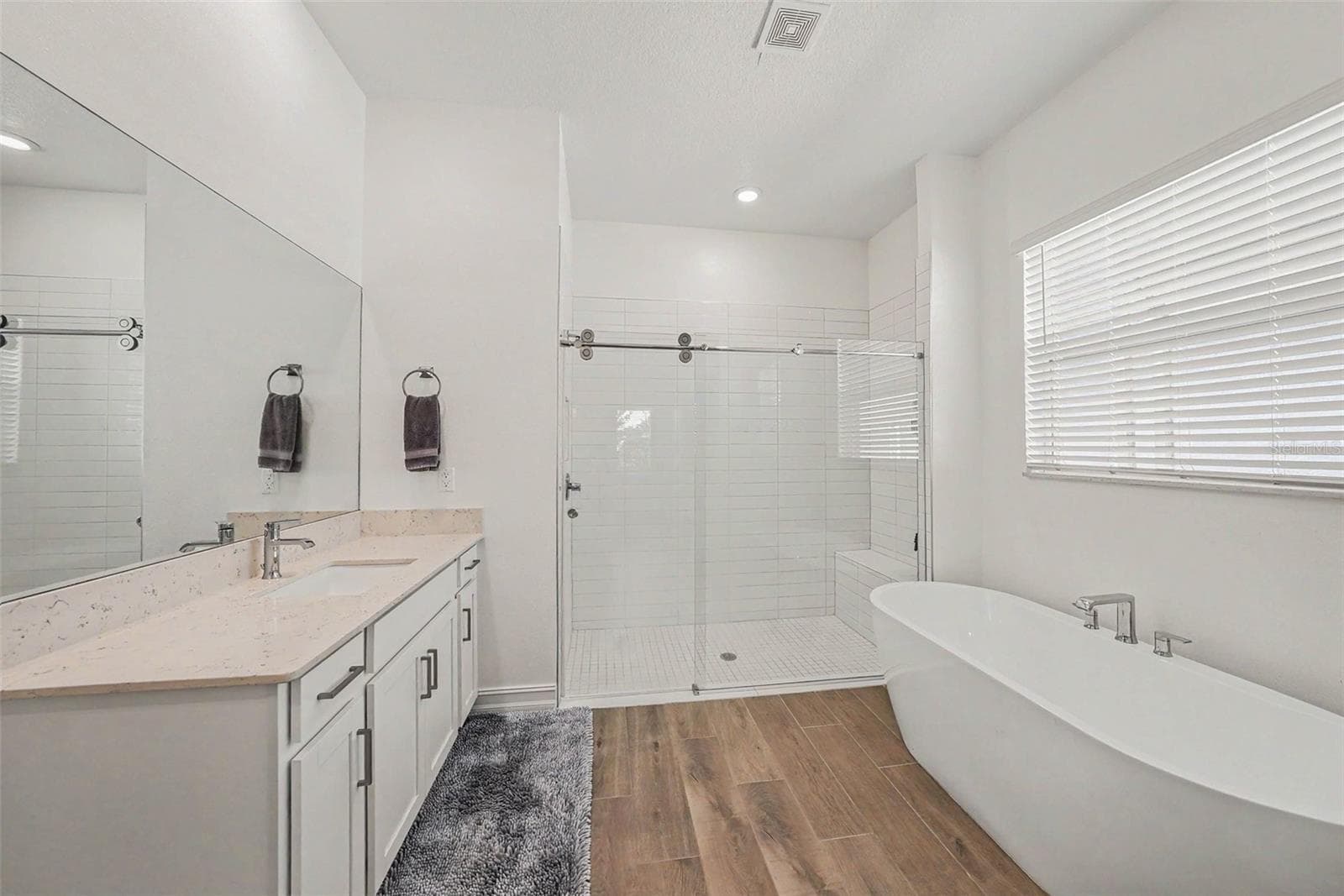 Resort style bath? Yes, please! - 12840 BERGSTROM BAY DR, RIVERVIEW