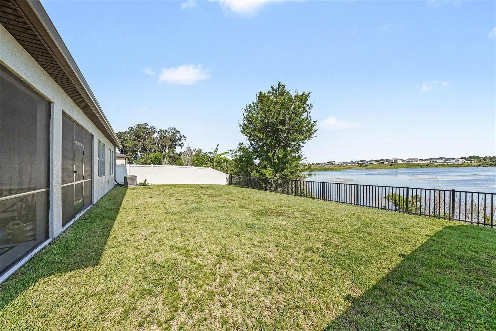 Million dollar views overlook your generous backyard! - 12840 BERGSTROM BAY DR, RIVERVIEW