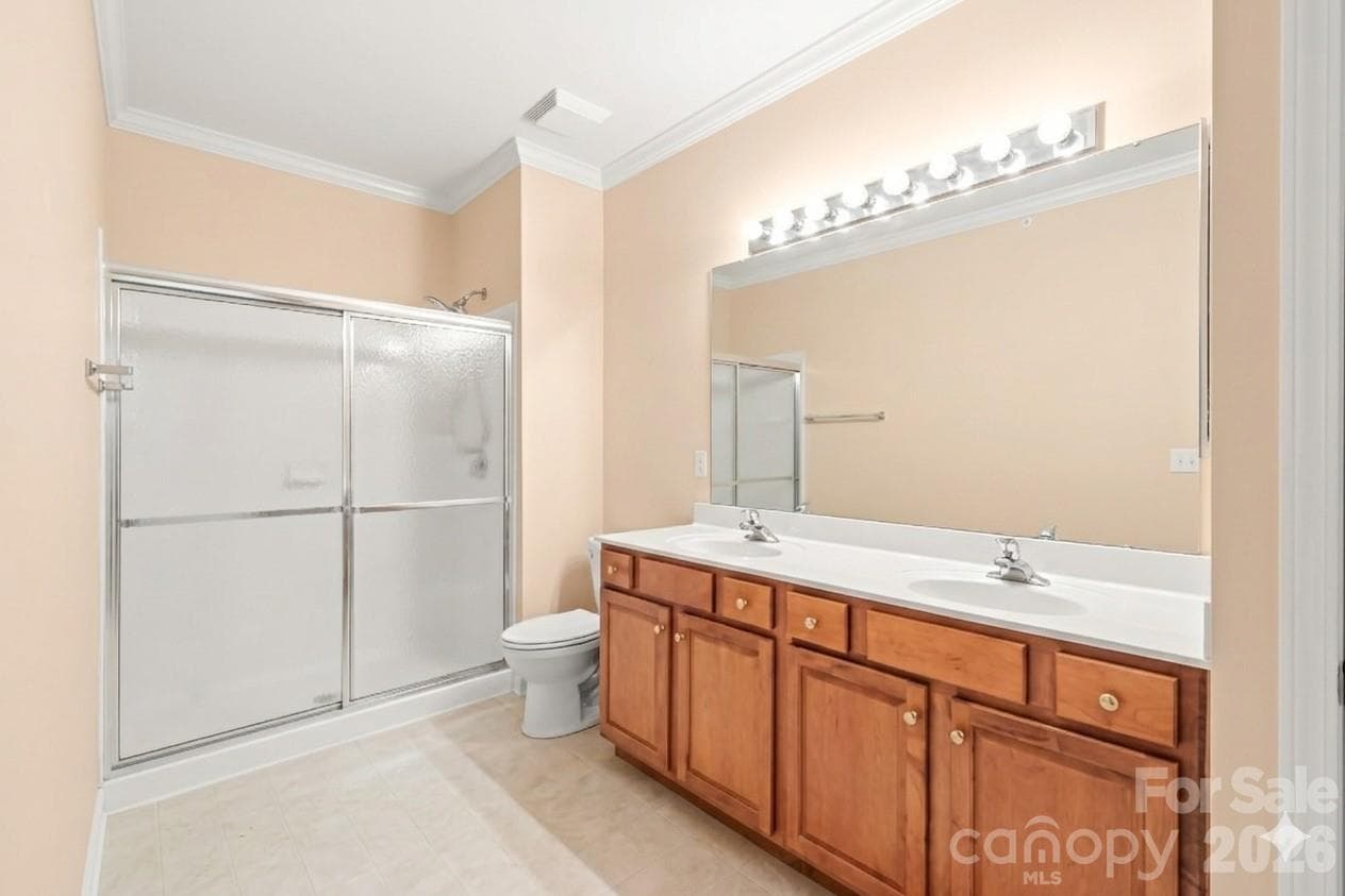 En Suite Primary Bath - 16439 Golden River Lane, Charlotte