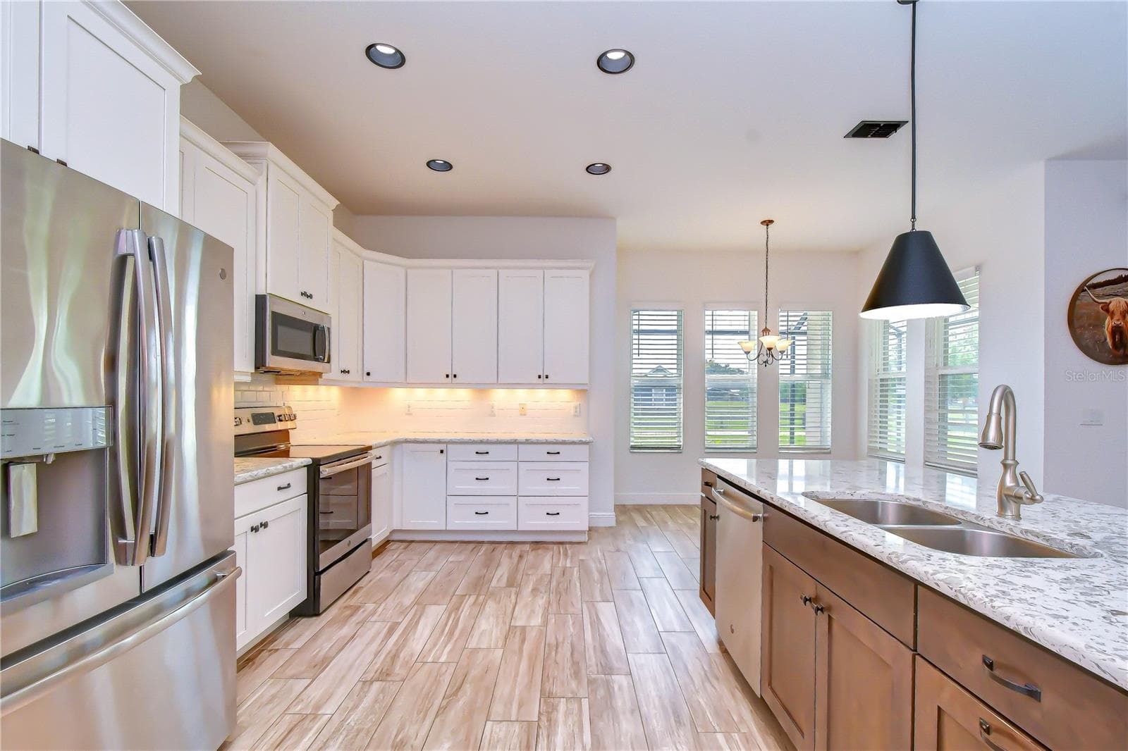 Beautiful stone surfaces offering luxury and durability. - 4008 MCINTOSH ESTATES LN, PLANT CITY