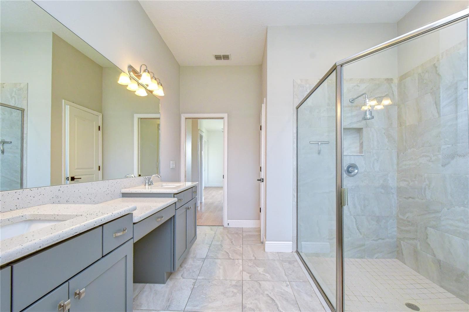 Spacious vanity area providing comfort and convenience. - 4008 MCINTOSH ESTATES LN, PLANT CITY