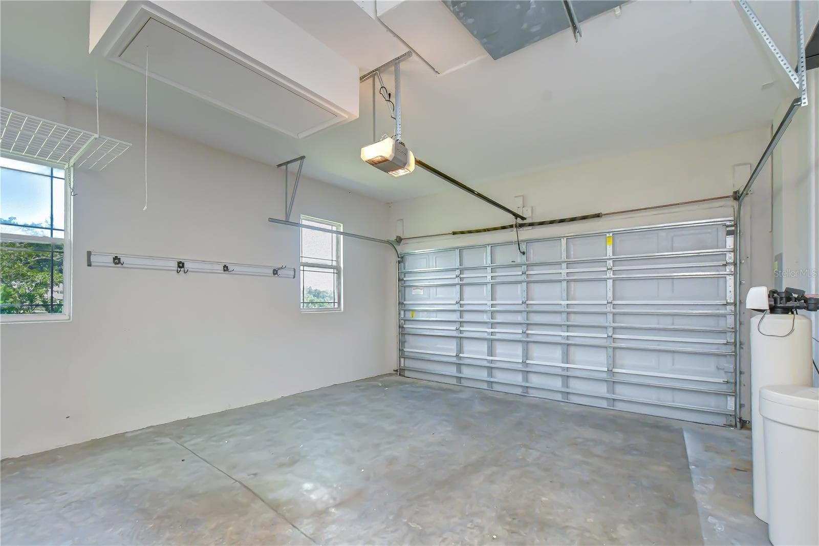 Side-Entry Garage - 4008 MCINTOSH ESTATES LN, PLANT CITY