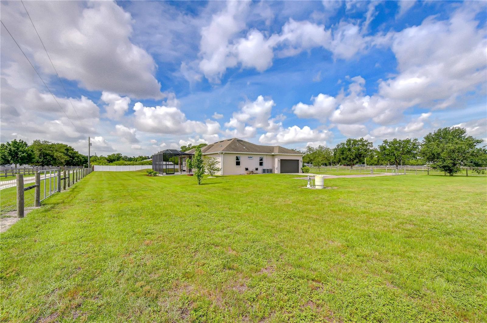 Ample room for a custom pool and outdoor oasis. - 4008 MCINTOSH ESTATES LN, PLANT CITY