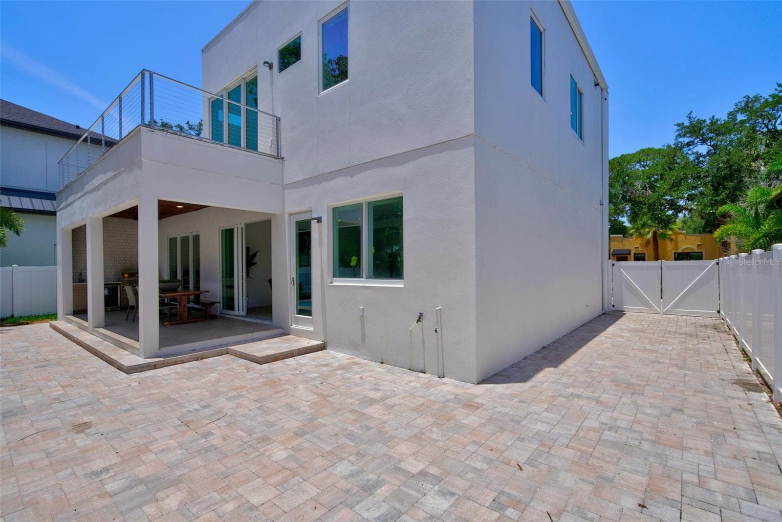 Single Family Residence at 2430 FLOYD ST, SARASOTA, photo 32 of 90