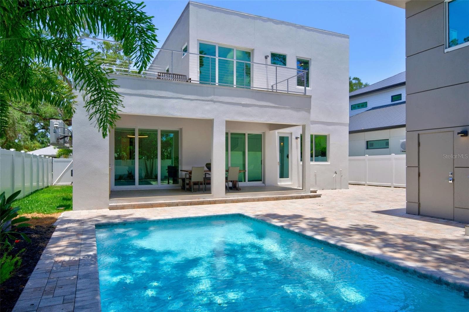 Single Family Residence at 2430 FLOYD ST, SARASOTA, photo 38 of 90