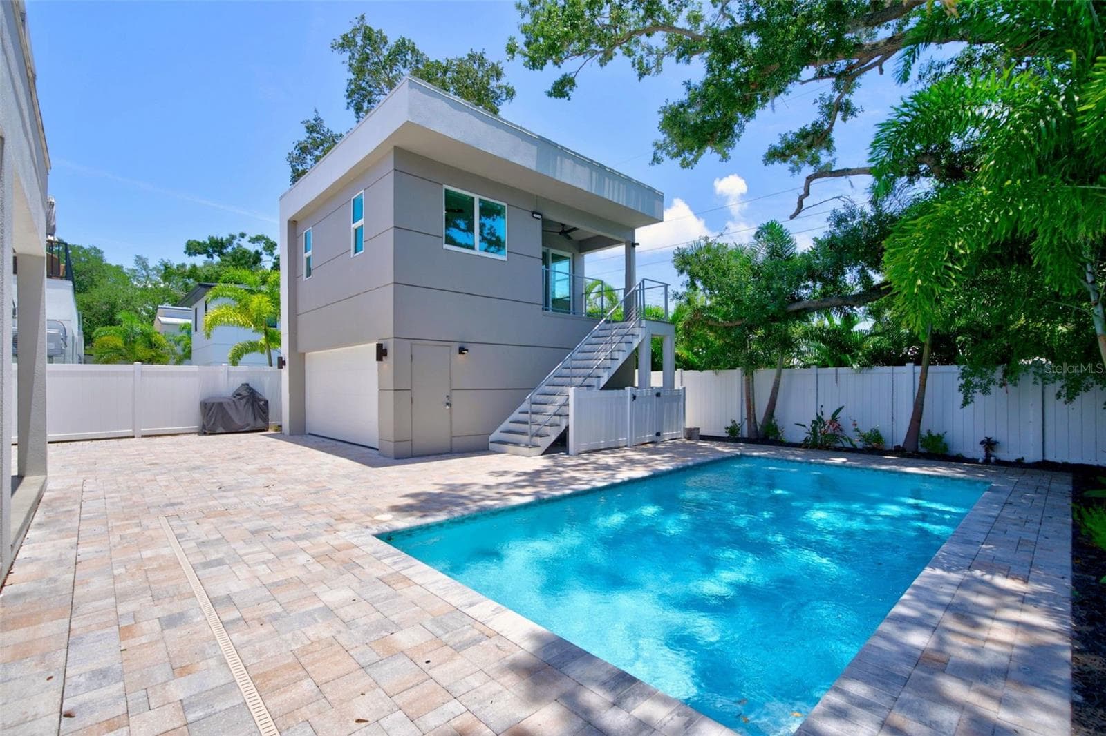 Single Family Residence at 2430 FLOYD ST, SARASOTA, photo 5 of 90