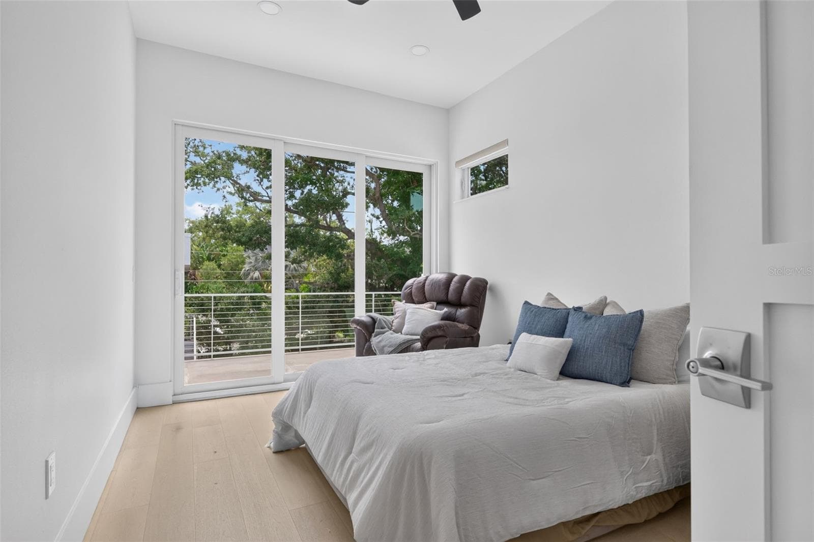 Single Family Residence at 2430 FLOYD ST, SARASOTA, photo 52 of 90